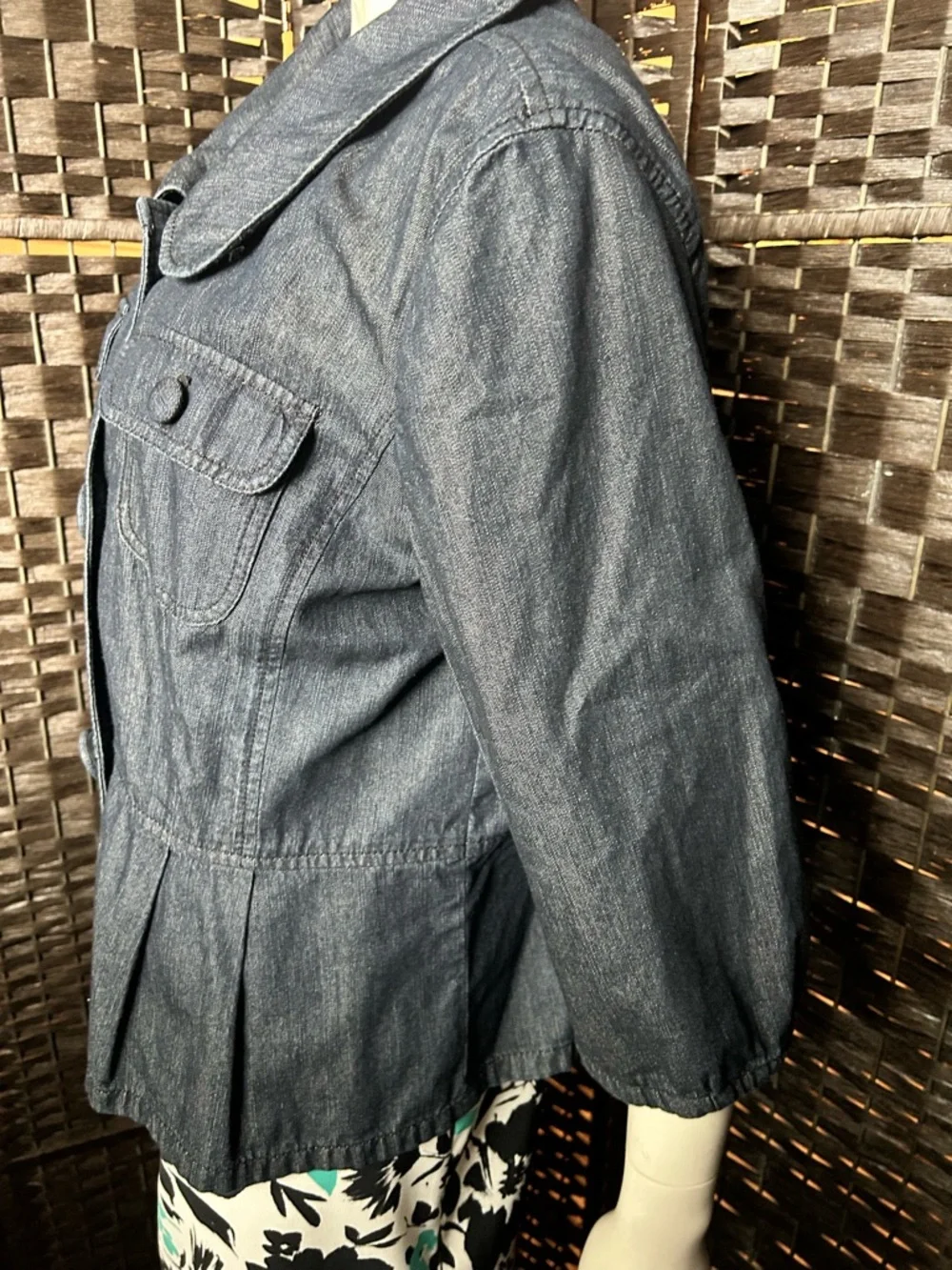 Ann Taylor Dark Denim Button-Front peplum Jacket size 18 - Picture 3 of 10